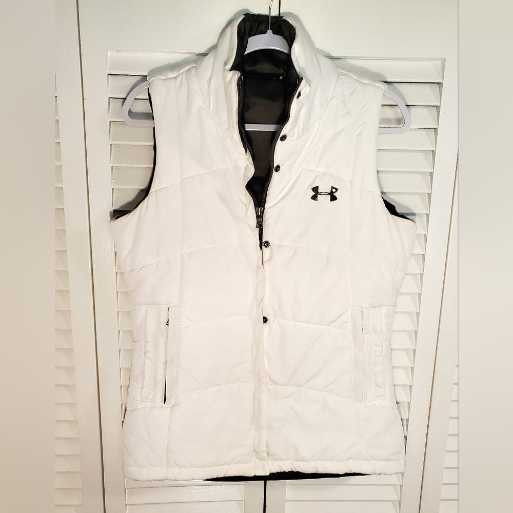 Under Armour Womens White Semi-Fitted Puffer Vest